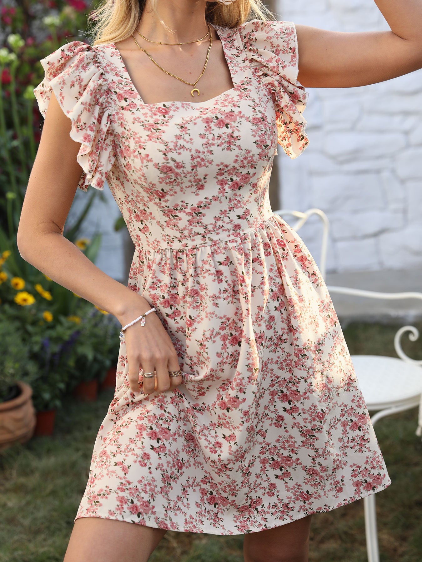 Spring And Summer  Floral Prints,  Sexy Backless V-Neck with Lace Trim And a Bow Tie Dress